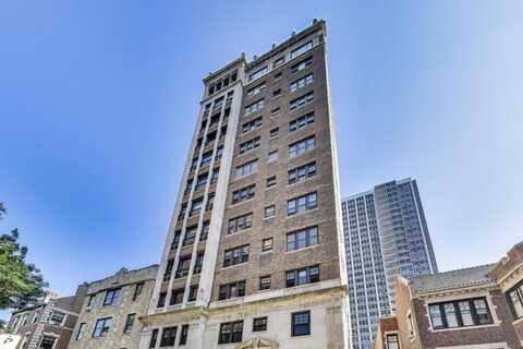 707 W Junior Terrace, Chicago, IL 60613
