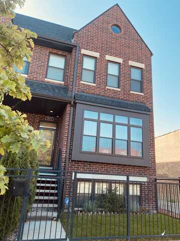 1015 E 43rd Street, Chicago, IL 60653