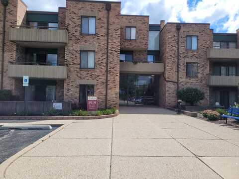 1919 PRAIRIE Square, Schaumburg, IL 60173