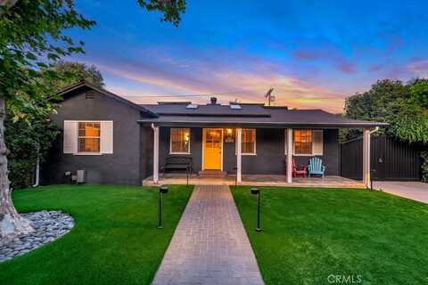 5732 Mammoth Avenue, Valley Glen, CA 91401