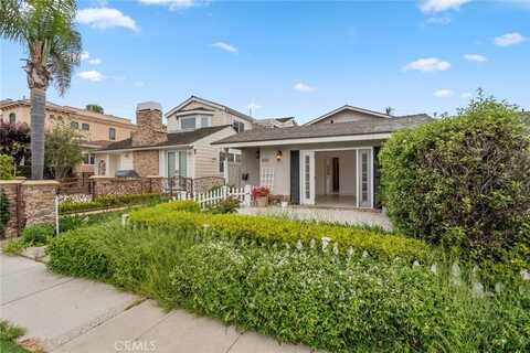 420 Narcissus Avenue, Corona del Mar, CA 92625