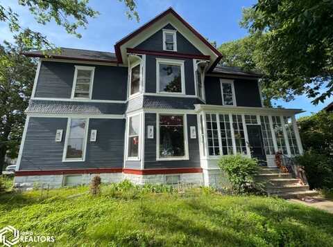 2 E Grant, Marshalltown, IA 50158