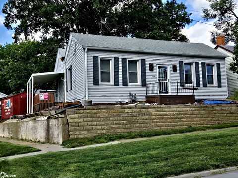 830 North Street, Burlington, IA 52601