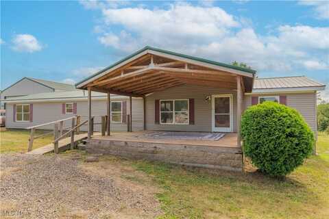 5240 Chalon Road SW, Carrollton, OH 44615