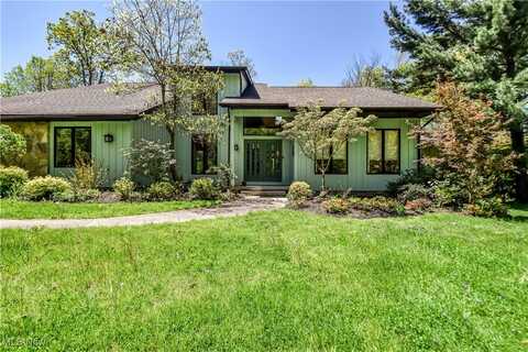 8220 Hermitage Road, Concord Twp, OH 44077