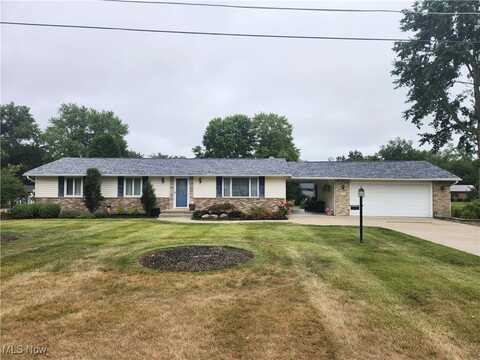 5192 Willow Drive NW, Malvern, OH 44644