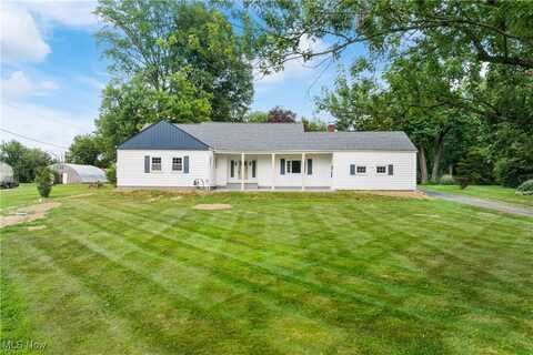 1174 Manchester Avenue SW, North Lawrence, OH 44666