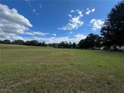 Mapleton Street SE, East Canton, OH 44730
