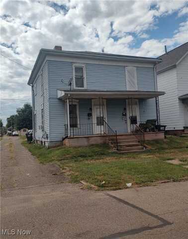 518-520 N Dawson Street, Uhrichsville, OH 44683