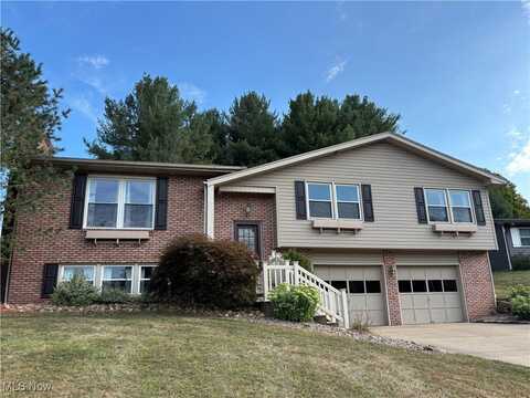 598 Hilan Avenue SW, New Philadelphia, OH 44663