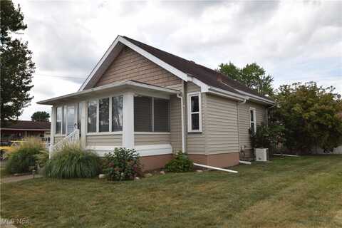 400 NW Kelly Street NW, New Philadelphia, OH 44663