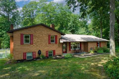 8383 Leaver Avenue NW, Canal Fulton, OH 44614