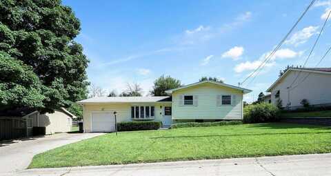 14 Virgina Hills Road, Council Bluffs, IA 51503