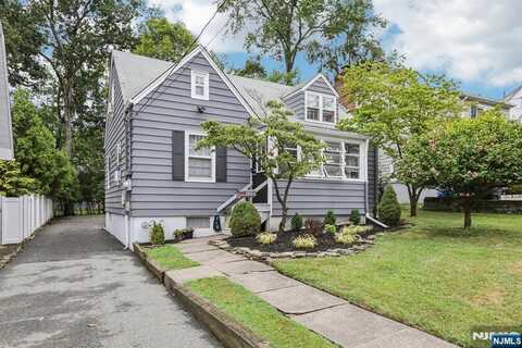 182 Woodland Avenue, Verona, NJ 07044