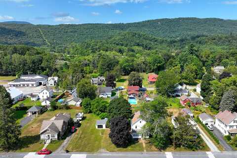 17 Park Street, Proctor, VT 05765