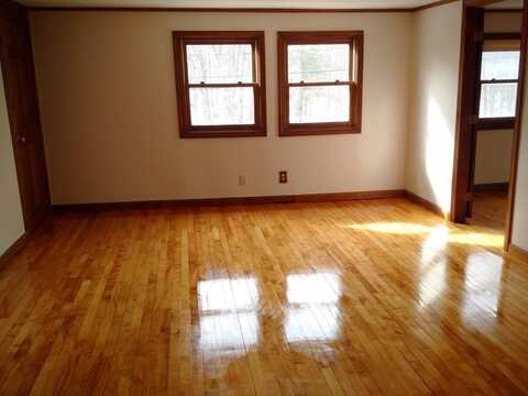 15 N Main Street, Templeton, MA 01468