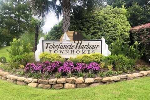 127 HWY 22 Highway, Madisonville, LA 70447