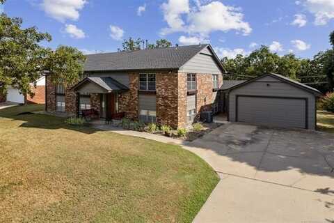 618 Oak Ridge Drive, Sand Springs, OK 74063