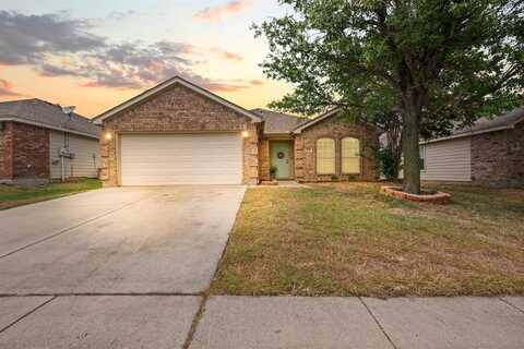 704 Poncho Lane, Fort Worth, TX 76052