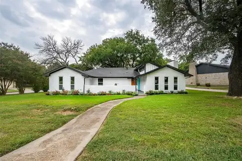 300 Brookwood Drive, DeSoto, TX 75115