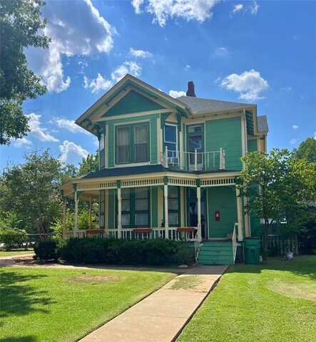 213 S Pecan, Henrietta, TX 76365
