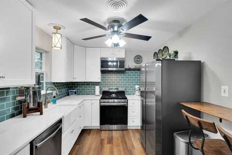 805 Loy Lane, Ennis, TX 75119