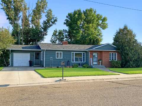 904 3rd St. SW, Sidney, MT 59270