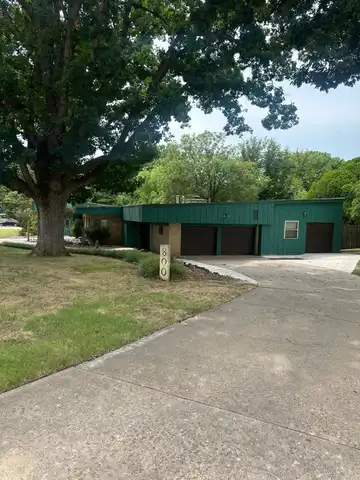 800 Sugar maple, Ponca City, OK 74604