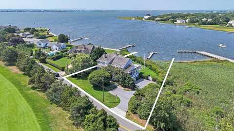 69 Shore Rd, Westhampton, NY 11977