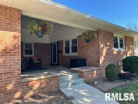 1 TERRY Court, Jacksonville, IL 62650