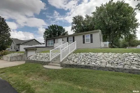 1026 N 15TH Street, Quincy, IL 62301