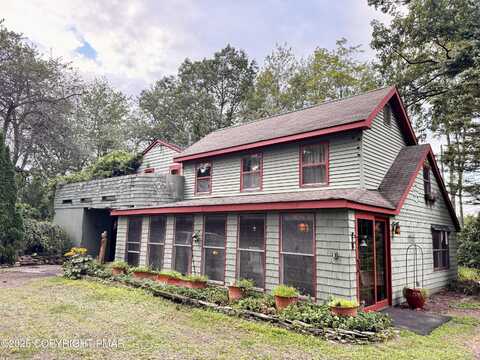 221 pocono Road, Pocono Summit, PA 18346
