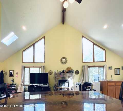 103 Livingston Lane, Clifton Township, PA 18424