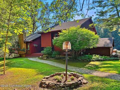 199 Shadow Ridge Drive, Brodheadsville, PA 18322