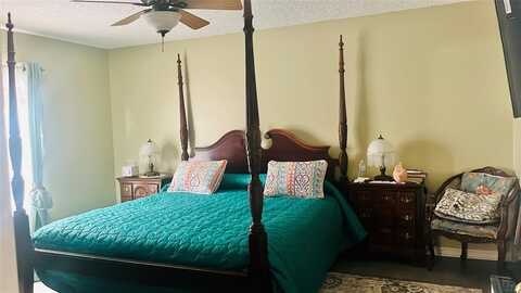 184 Massini NW, Palm Bay, FL 32907