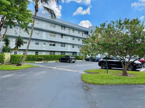 114 Royal Park Dr, Oakland Park, FL 33309