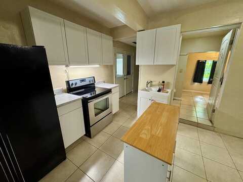 5491 NW 12th St, Lauderhill, FL 33313