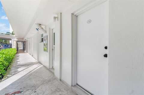 2555 NE 11th St, Fort Lauderdale, FL 33304
