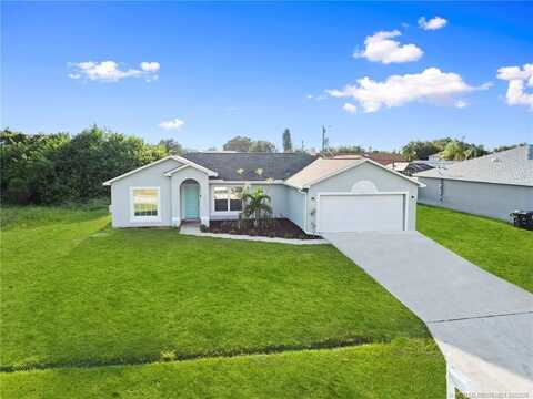 3562 SW Pumpkin Street, Port Saint Lucie, FL 34953