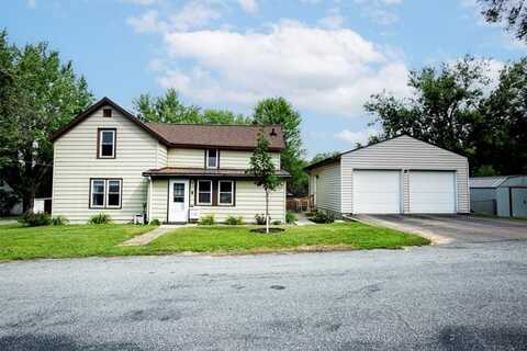 1422 E 11th Street, Menomonie, WI 54751