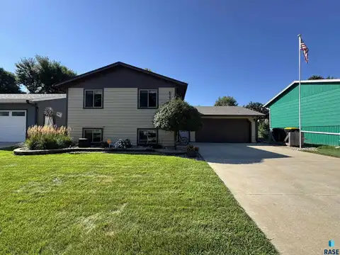 5121 E 17th St, Sioux Falls, SD 57110