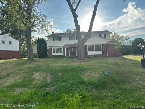 6546 Beverly Crest Drive, West Bloomfield, MI 48322