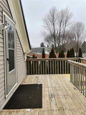 302 N BRISTOL - Upper Unit 2, Almont, MI 48003