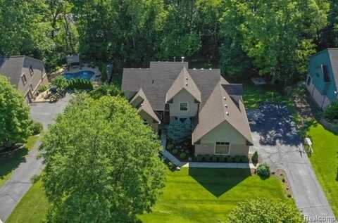9770 Oak Valley Drive, Clarkston, MI 48348