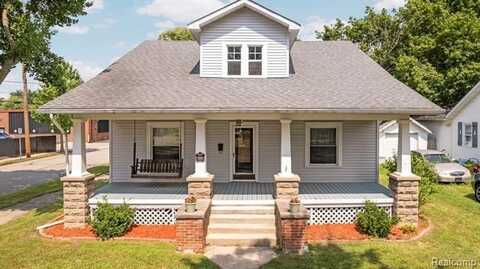 701 Baird Street, Holly, MI 48442
