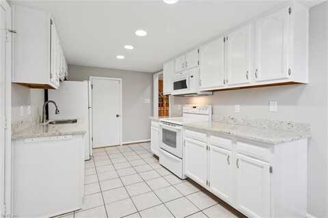 149 Seekright Drive, Yorktown, VA 23693