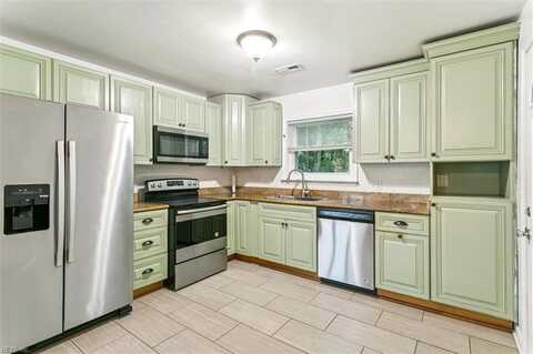 21 Teakwood Drive, Newport News, VA 23601