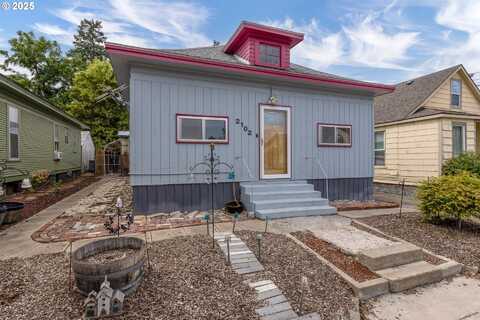 2102 N FIR ST, La Grande, OR 97850