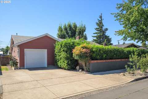 1453 QUINALT ST, Springfield, OR 97477