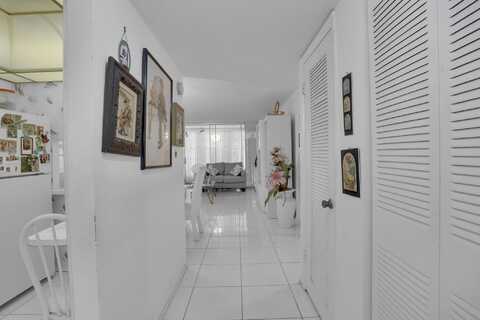2751 E Sunrise Lakes Drive E, Sunrise, FL 33322